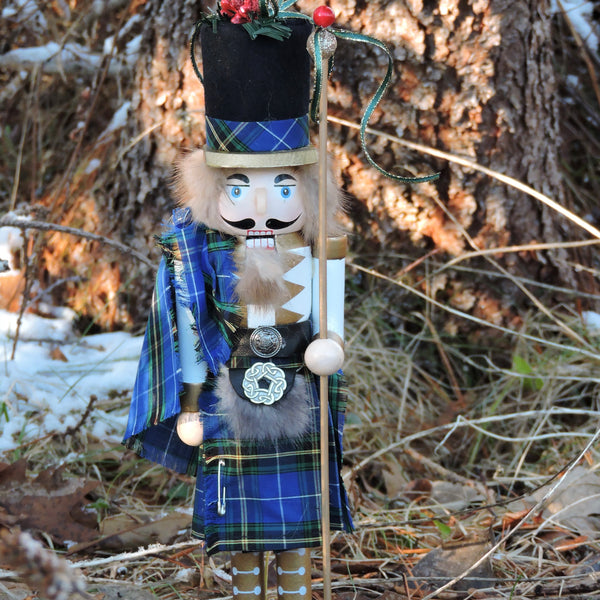 Highland Nutcracker~White & Gold