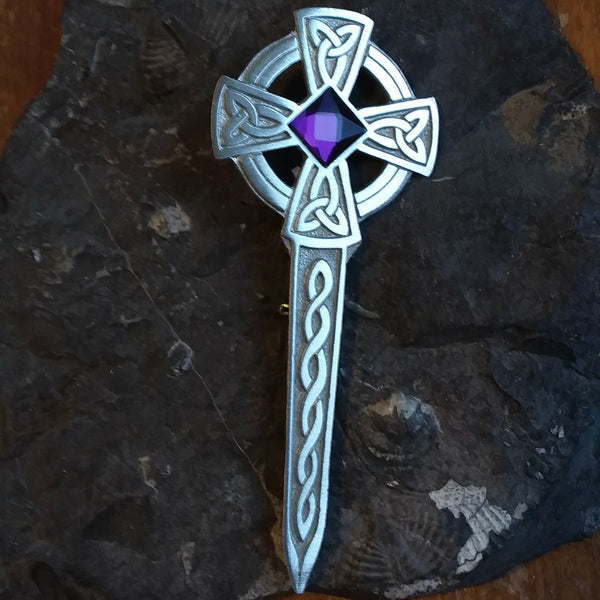 Adrian Kilt Pin