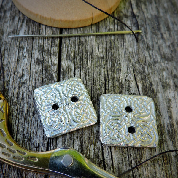 Celtic Knot Buttons~ 2 Hole