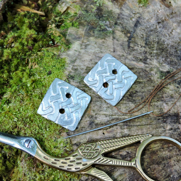 Celtic Knot Buttons~ 2 Hole