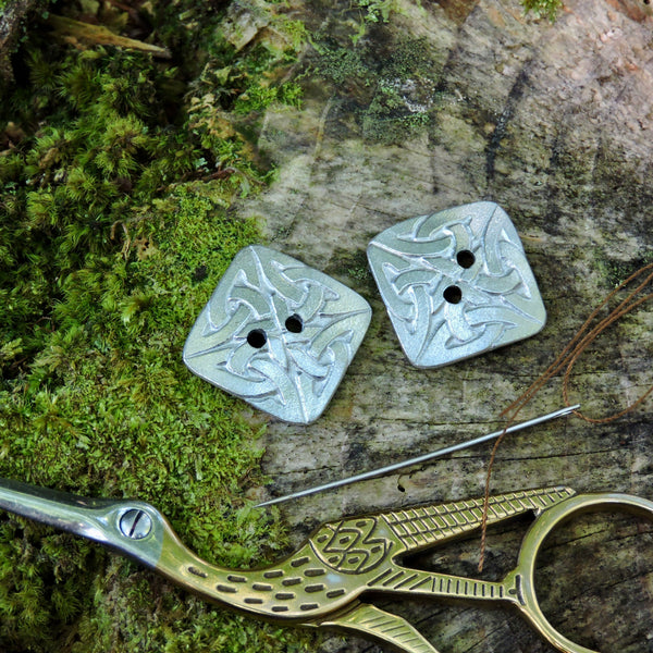 Celtic Knot Buttons~ 2 Hole