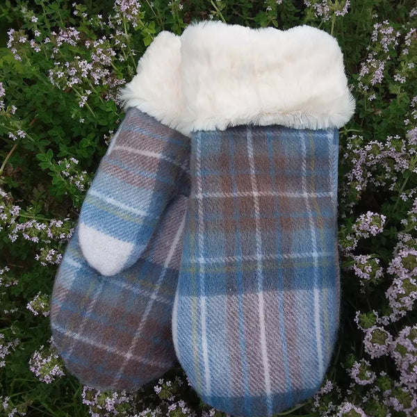 Lambswool Mittens with Faux Fur